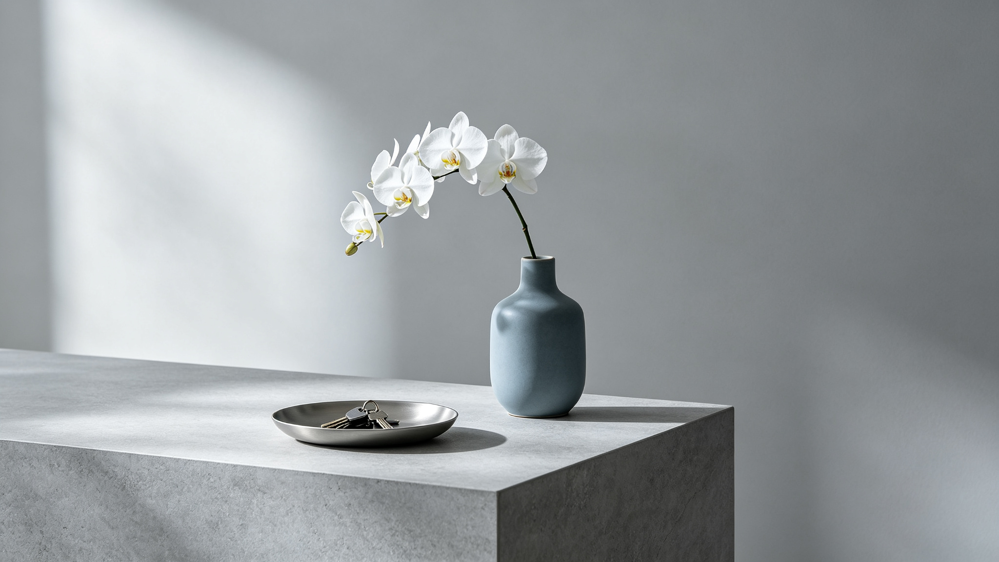 Minimalist interior with KEPT objects